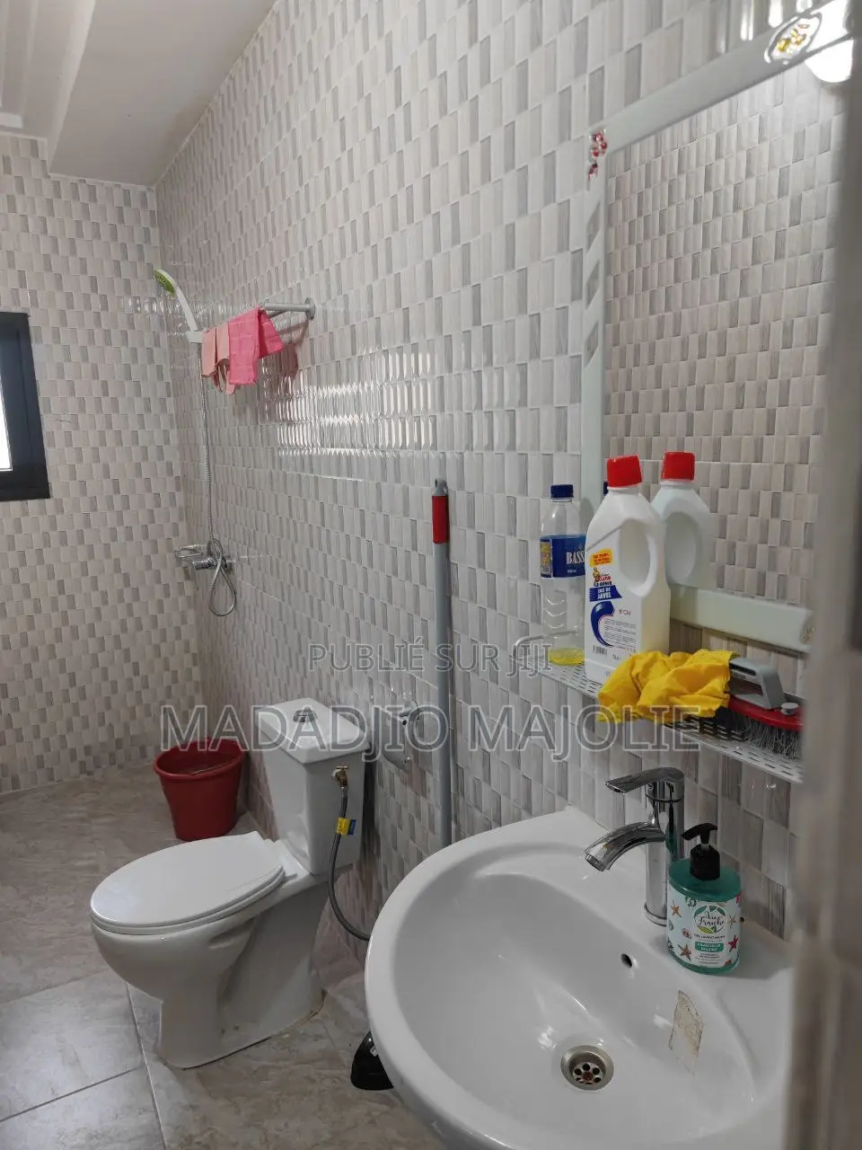 Studio Meublé À Louer