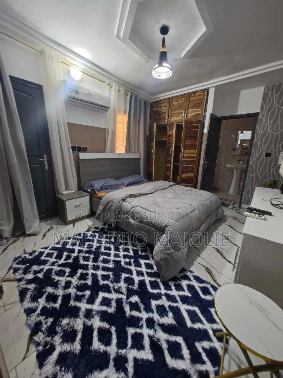 Studio Meublé À Louer