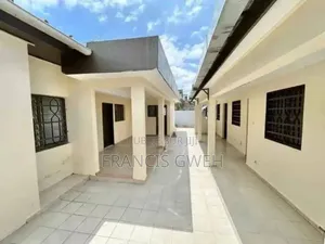 6chbre Villa dans Gweh Francis, Cocody à Louer