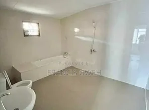 6chbre Villa dans Gweh Francis, Cocody à Louer