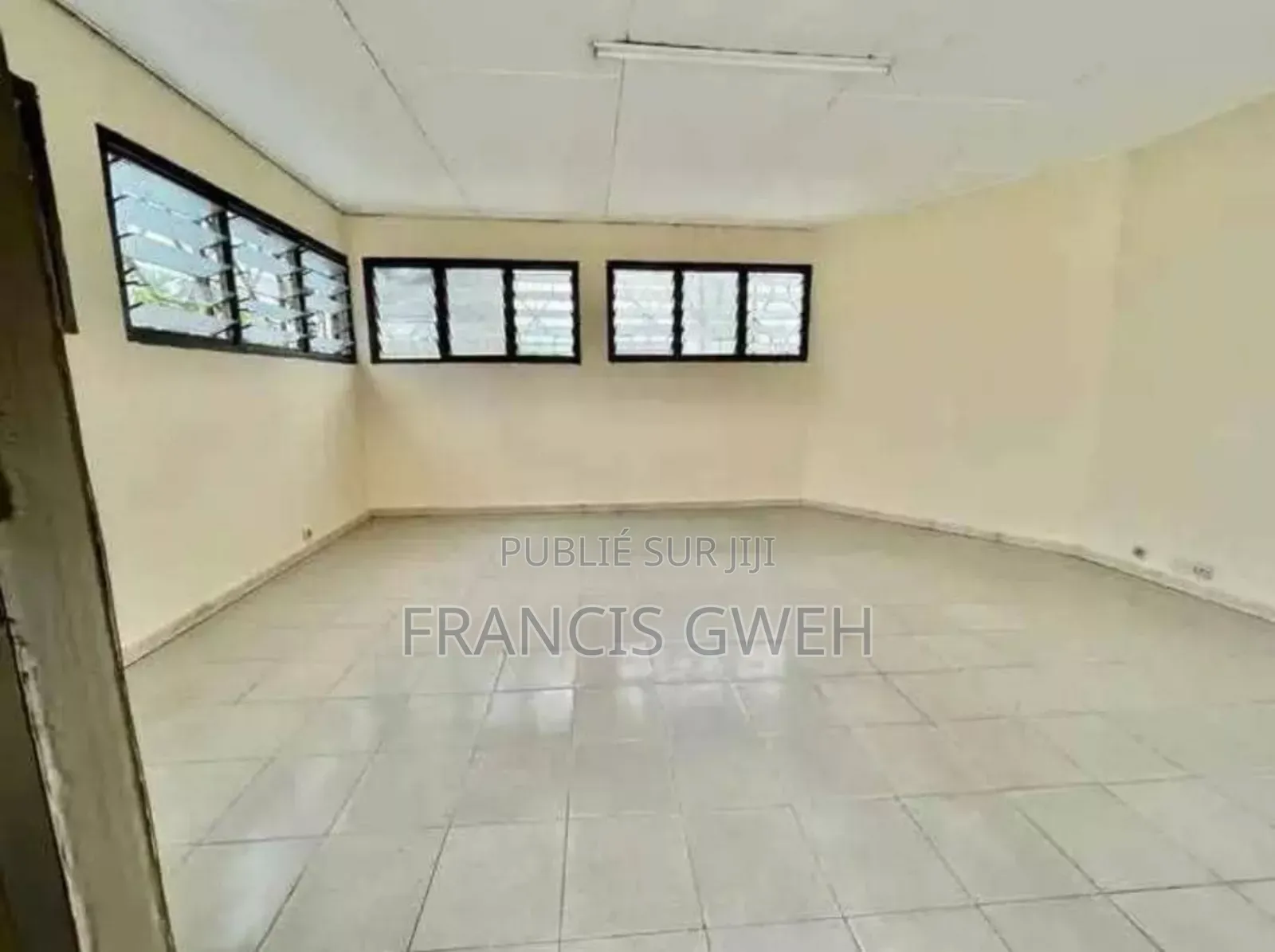 6chbre Villa dans Gweh Francis, Cocody à Louer