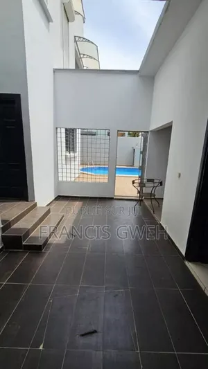 4chbre Duplex dans Gweh Francis, Cocody à Louer