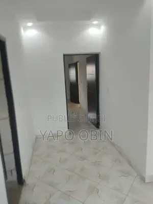 1chbre Appartement dans Cocody à Louer