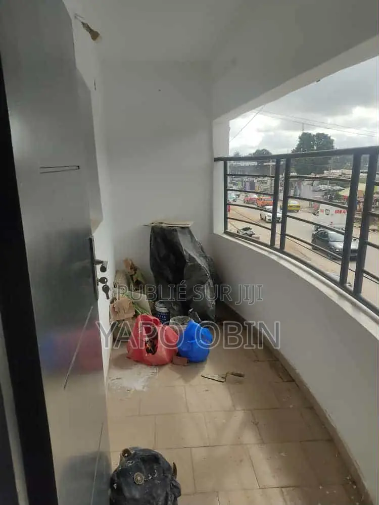 1chbre Appartement dans Cocody à Louer