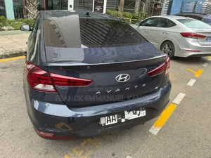 Hyundai Avante 2021 Black