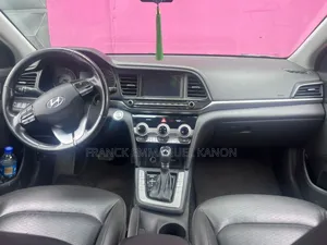 Hyundai Avante 2021 Black