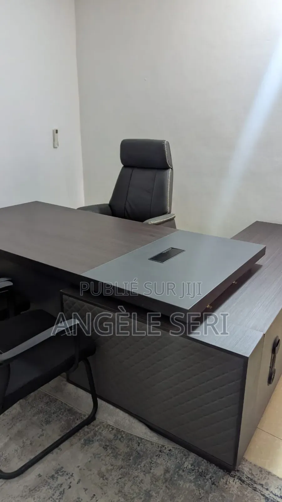 Grand Et Magique Bureau Neuf