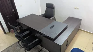 Grand Et Magique Bureau Neuf