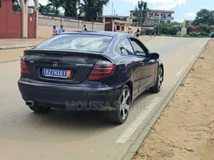 Mercedes-Benz C200 2004 Blue