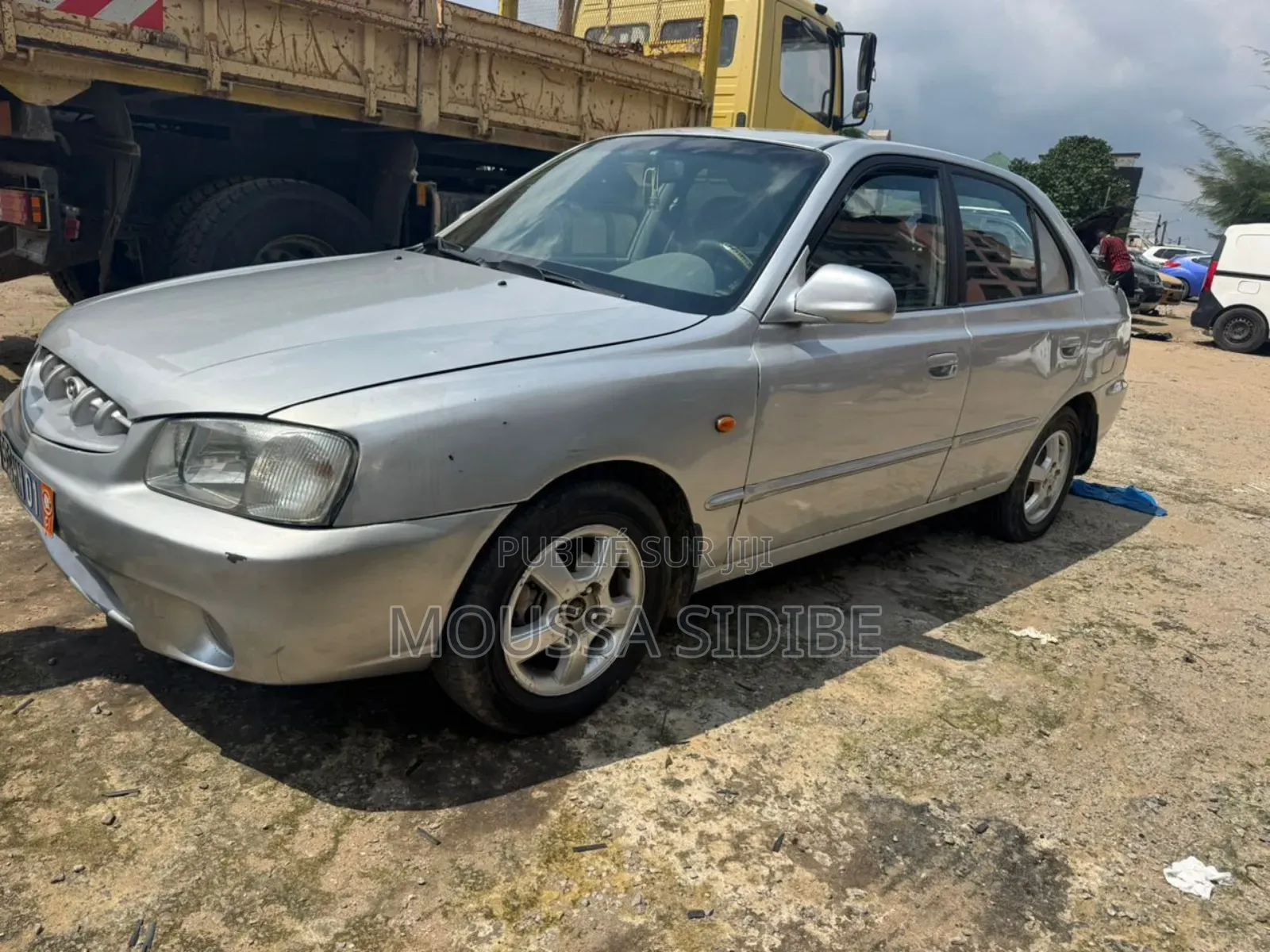 Hyundai Accent Automatic 2000 Gris