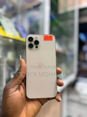 Photo - Apple iPhone 12 128 GB Blanc