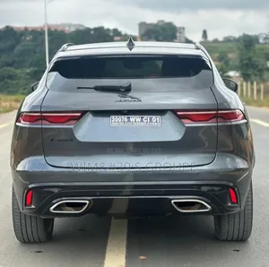 New Jaguar F-Pace 2024 Gris