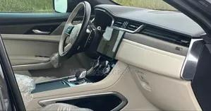 New Jaguar F-Pace 2024 Gris