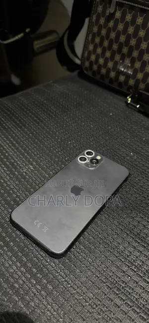 Photo - Apple iPhone 11 Pro 64 GB Vert
