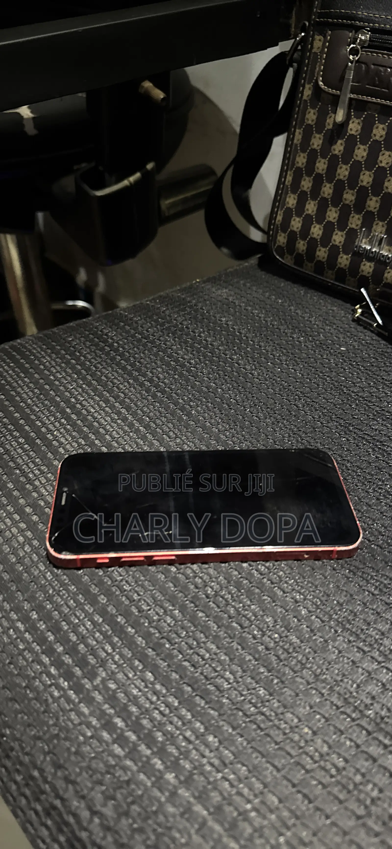 Apple iPhone 12 64 GB Rouge