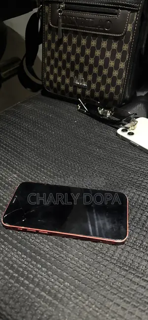 Apple iPhone 12 64 GB Rouge