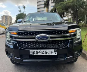 Photo - Ford Ranger XL 4WD SuperCrew 5' Box 2025 Black