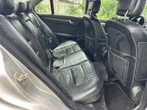 Mercedes-Benz C300 Luxury Sedan RWD (3.0L 6cyl 7A) 2008 Gris