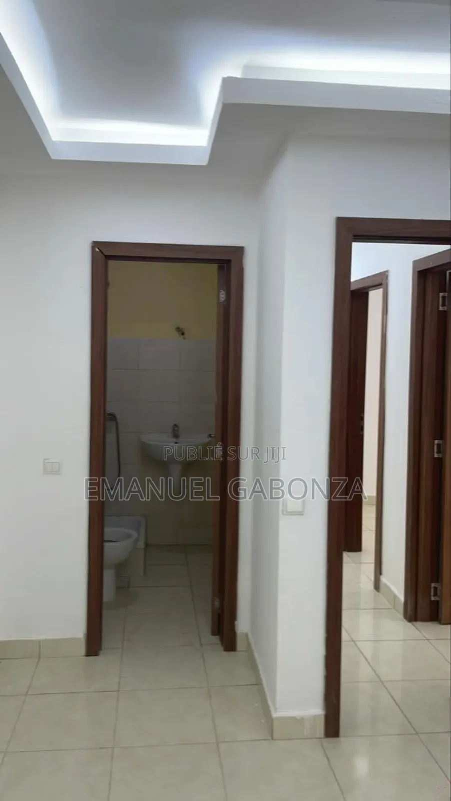 3chbre Appartement dans Gabonza, Yopougon à Louer
