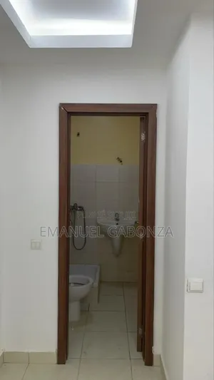 3chbre Appartement dans Gabonza, Yopougon à Louer