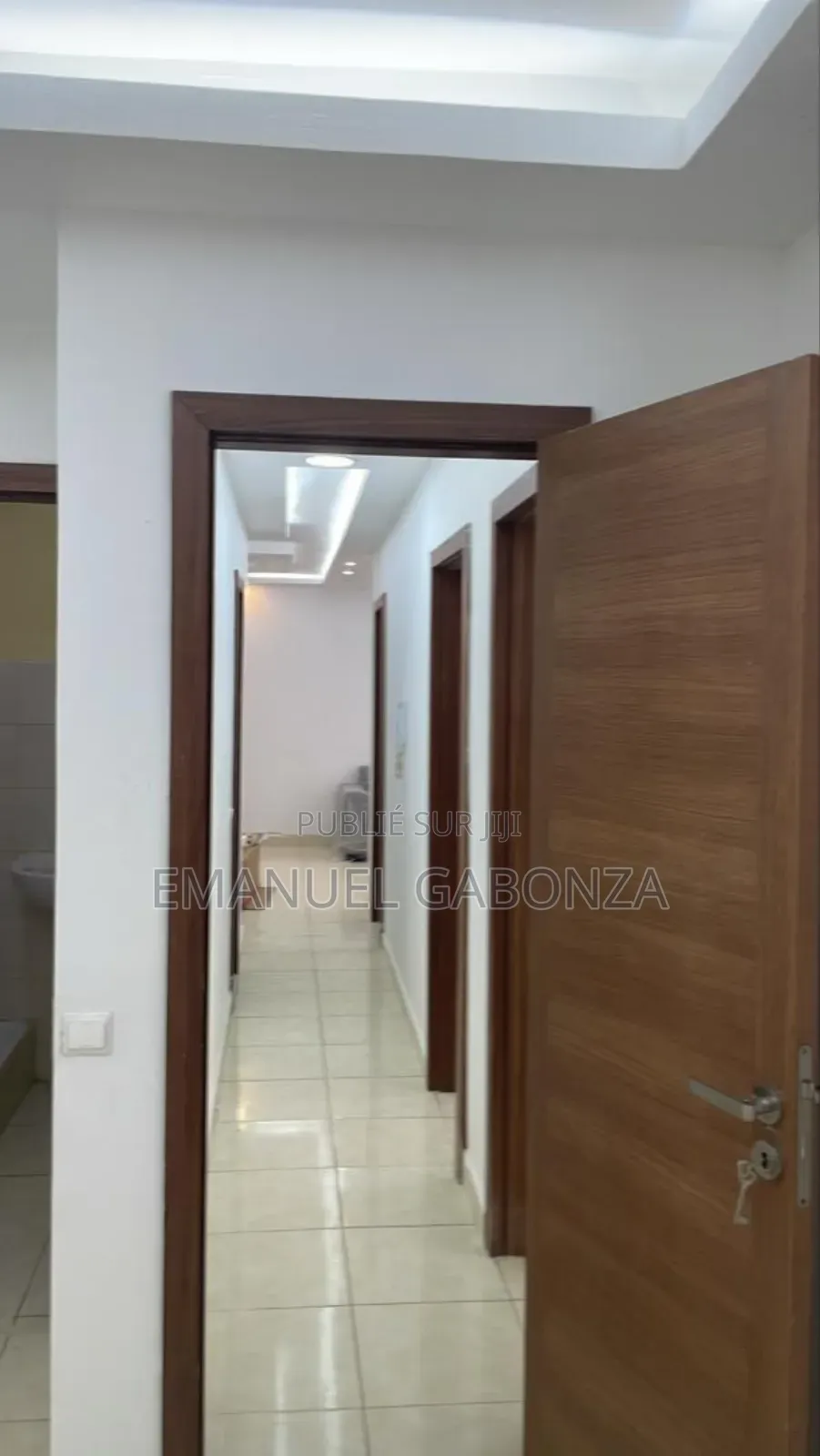 3chbre Appartement dans Gabonza, Yopougon à Louer