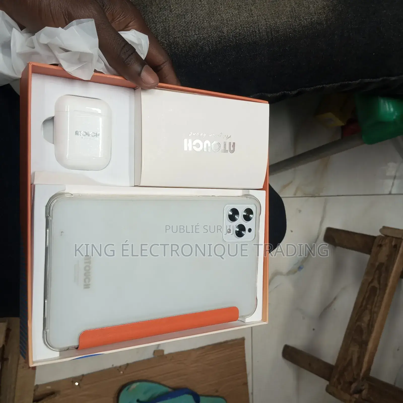Neuf Atouch X18 256 GO