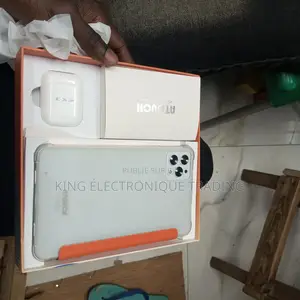 Neuf Atouch X18 256 GO