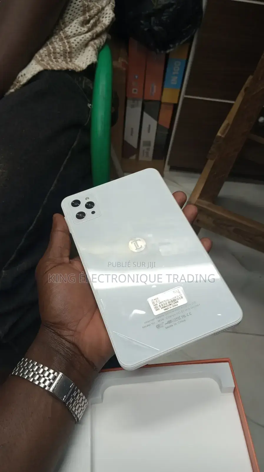 Neuf Luxury Touch E825 256 GO