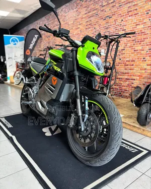 New Motorcycle 2023 Blanc