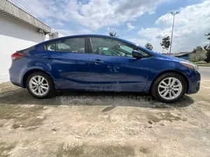 Kia Forte EX Hatchback 2018 Blue