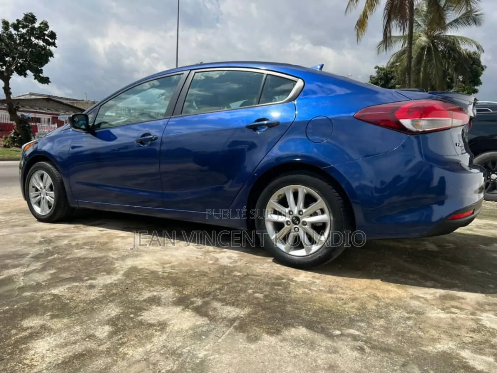 Kia Forte EX Hatchback 2018 Blue
