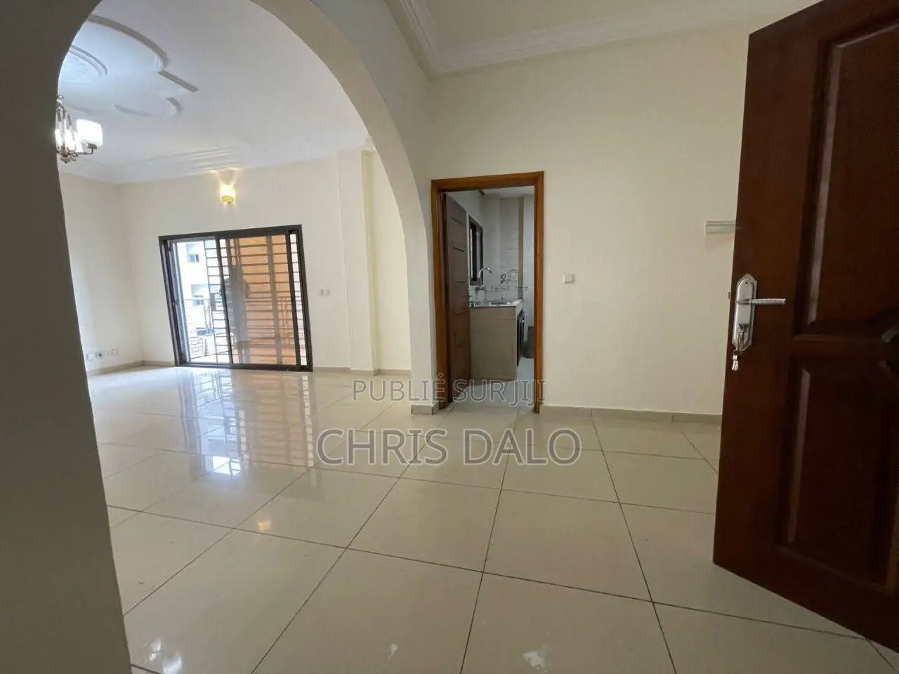 2chbre Appartement dans Dalo Davy, Cocody à Louer