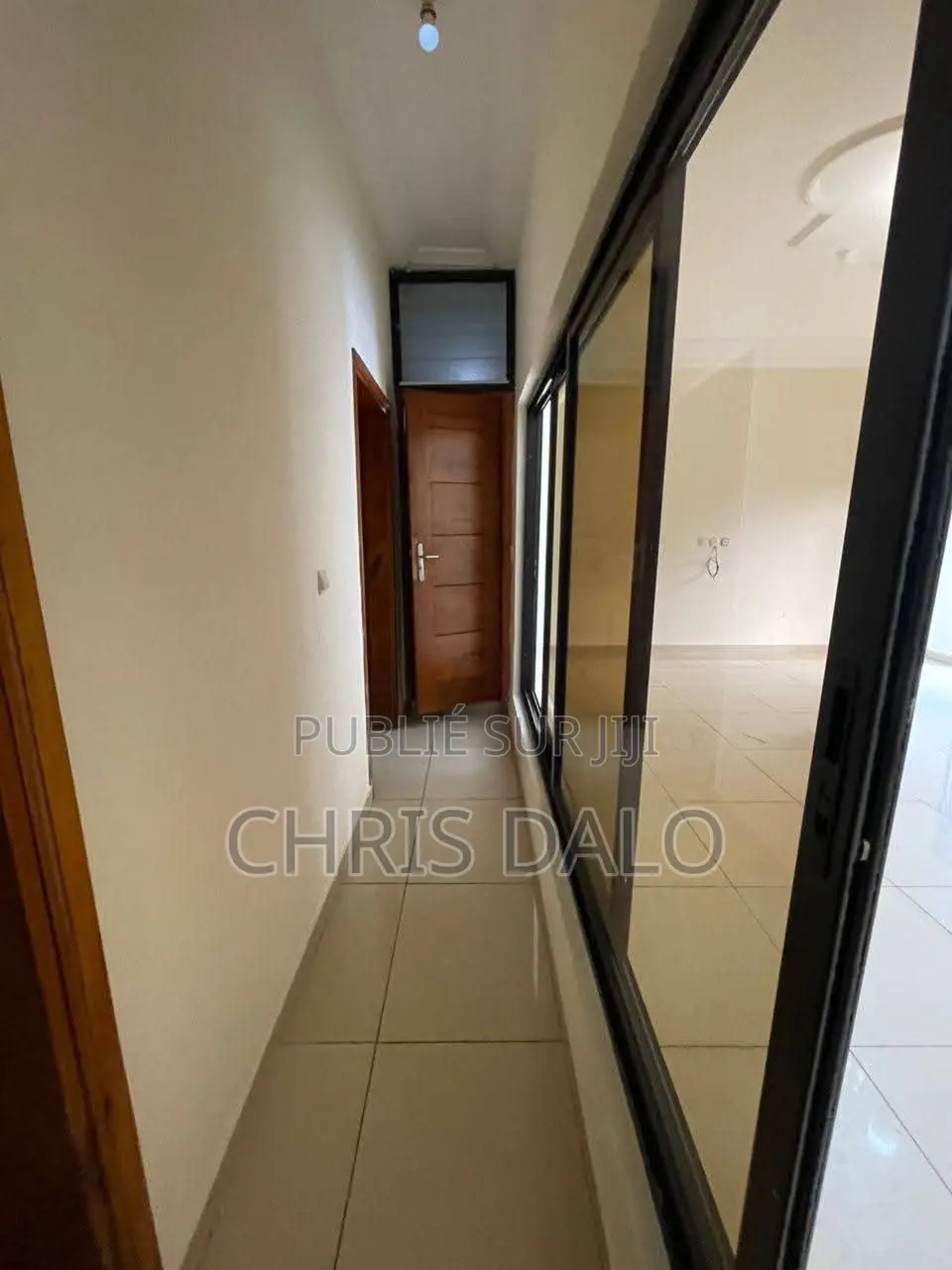 2chbre Appartement dans Dalo Davy, Cocody à Louer