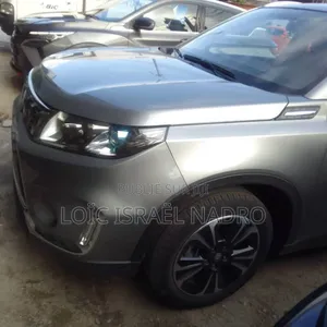 Photo - Suzuki Vitara 2022 Argenté