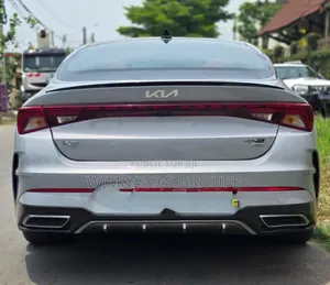 New Kia K5 2022 Gris