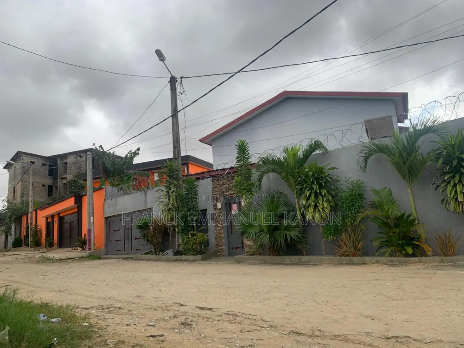 4chbre Appartement dans Un Duplex Rivera, Yopougon à Vendre