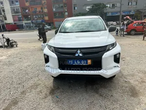 Photo - Mitsubishi L200 2022 Blanc