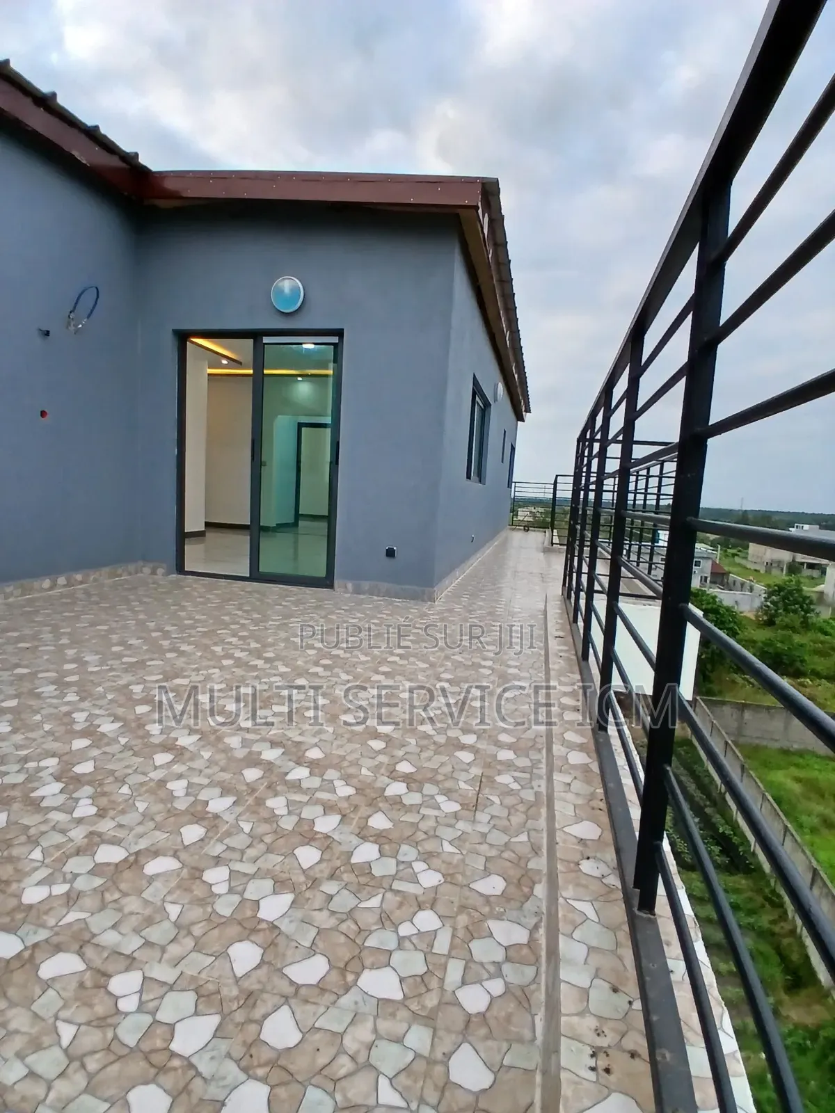 3chbre Duplex dans Ismaël Coulibaly, Grand-Bassam à Louer