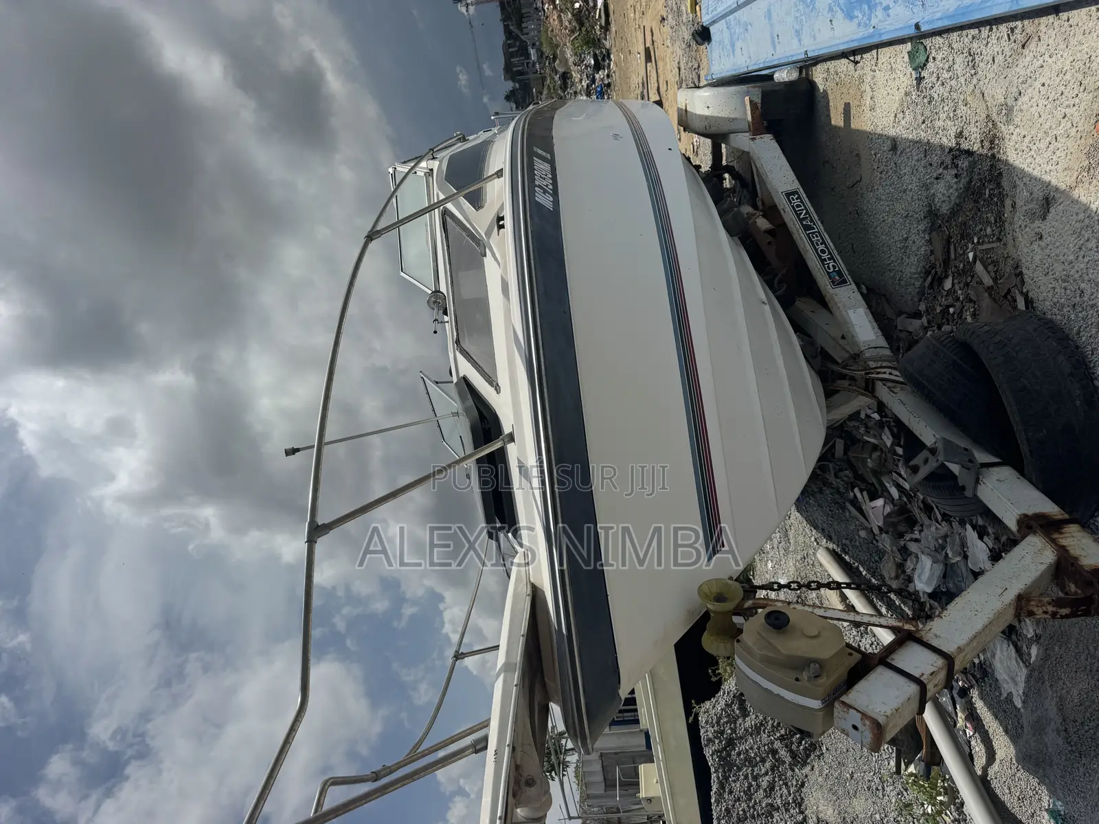 Coque Bateau Mini Yatch Tout À Refaire Avec Cabine