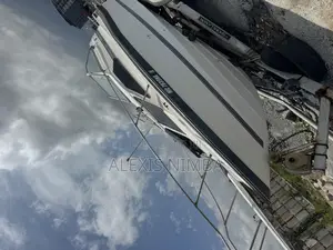 Coque Bateau Mini Yatch Tout À Refaire Avec Cabine