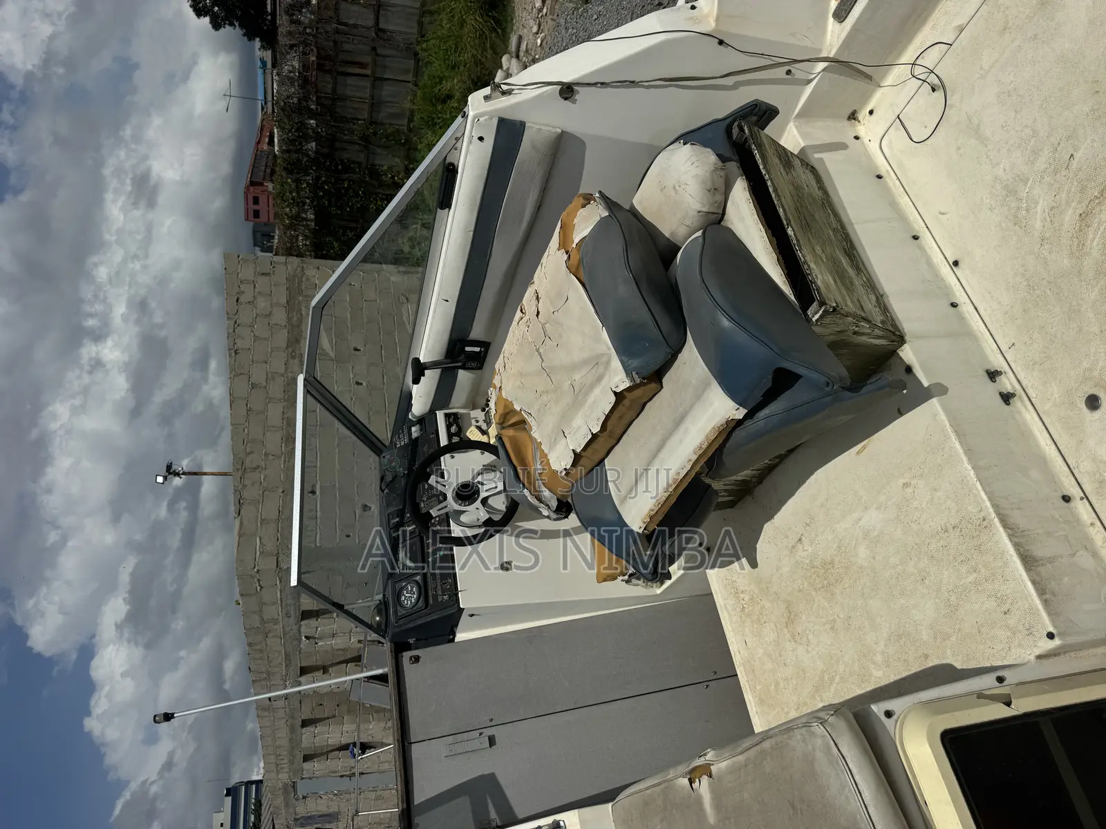 Coque Bateau Mini Yatch Tout À Refaire Avec Cabine