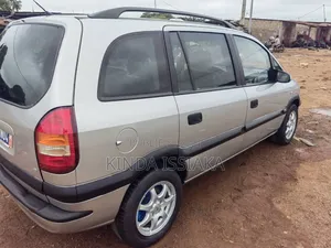 Opel Zafira 2.2 2004 Gris