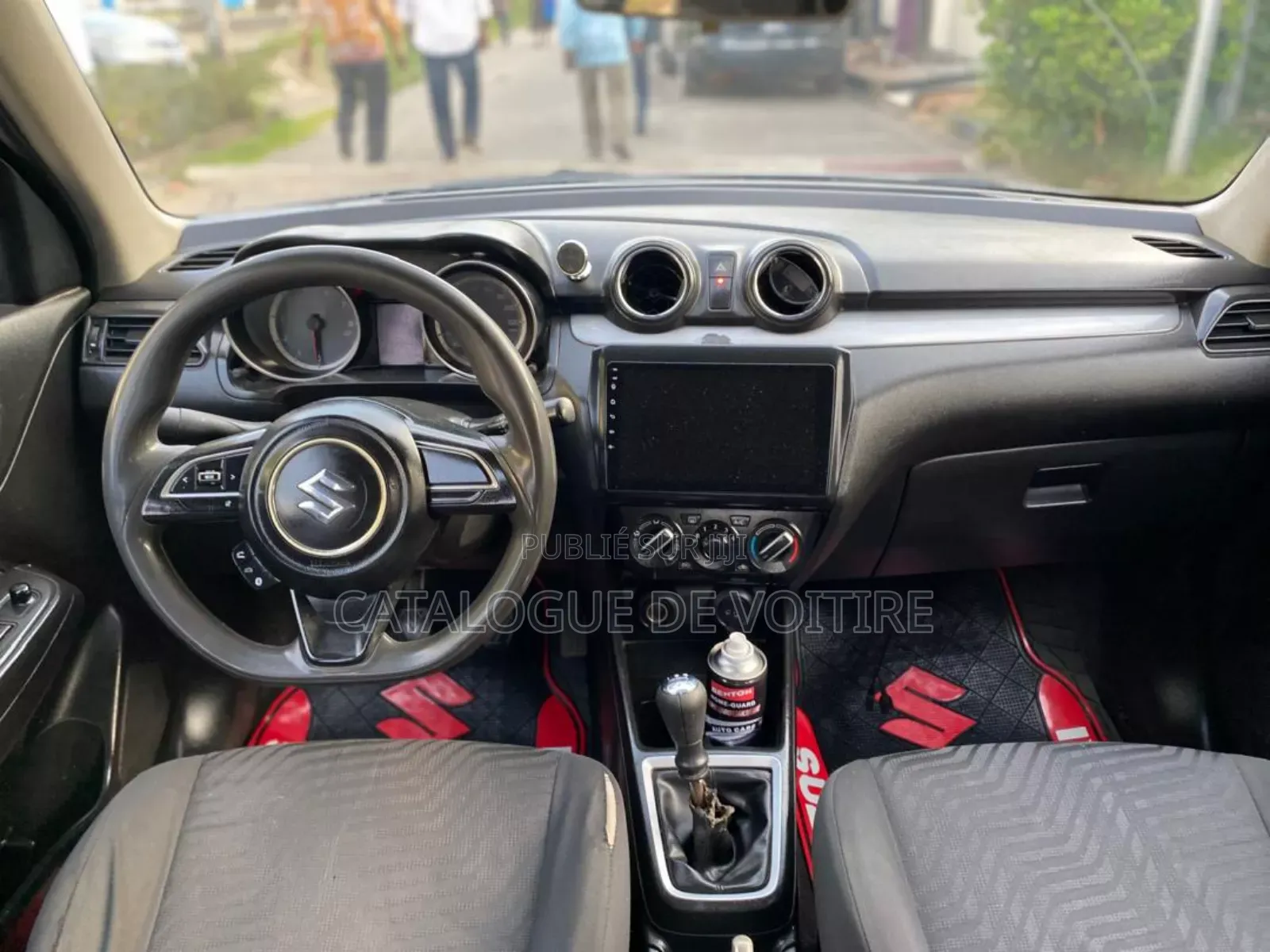 Suzuki Swift 2022 Gris