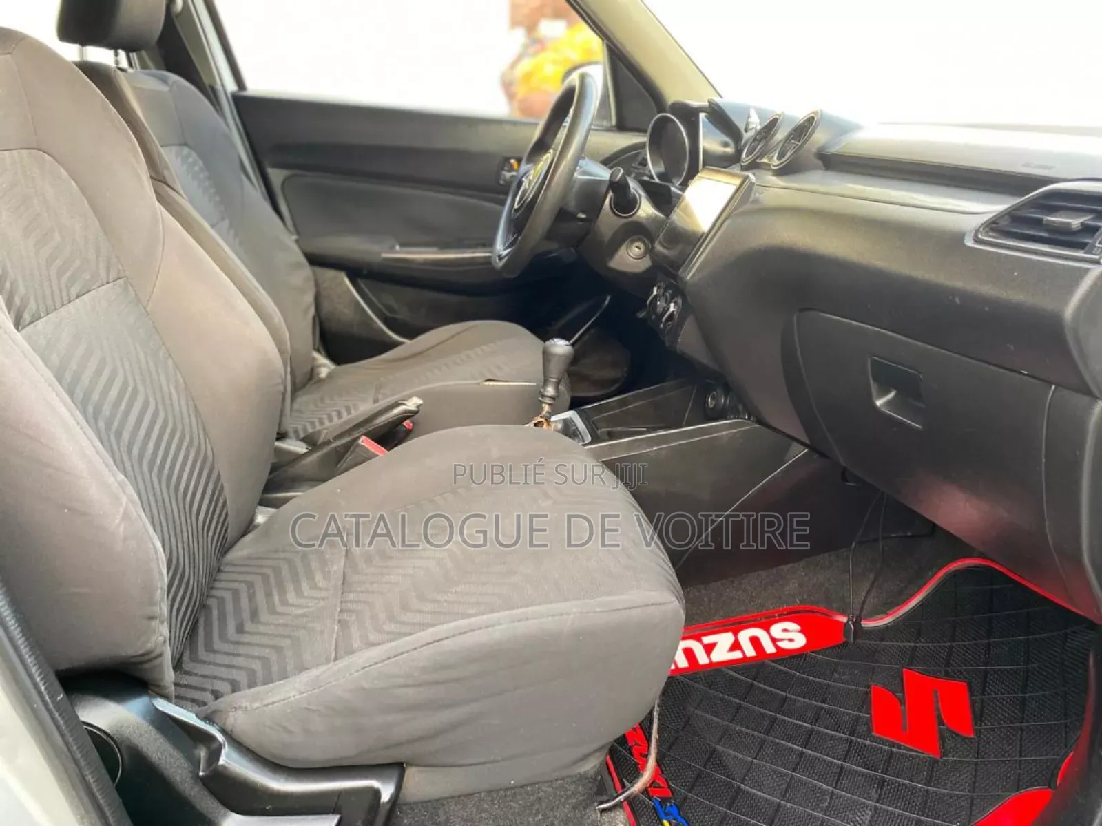 Suzuki Swift 2022 Gris