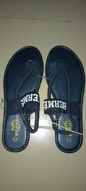 Photo - Vente De Chaussures