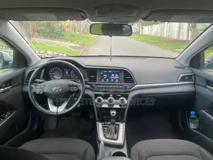 Hyundai Elantra SE 2020 Gris