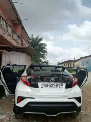 Toyota C-HR LE FWD 2020 Blanc cassé