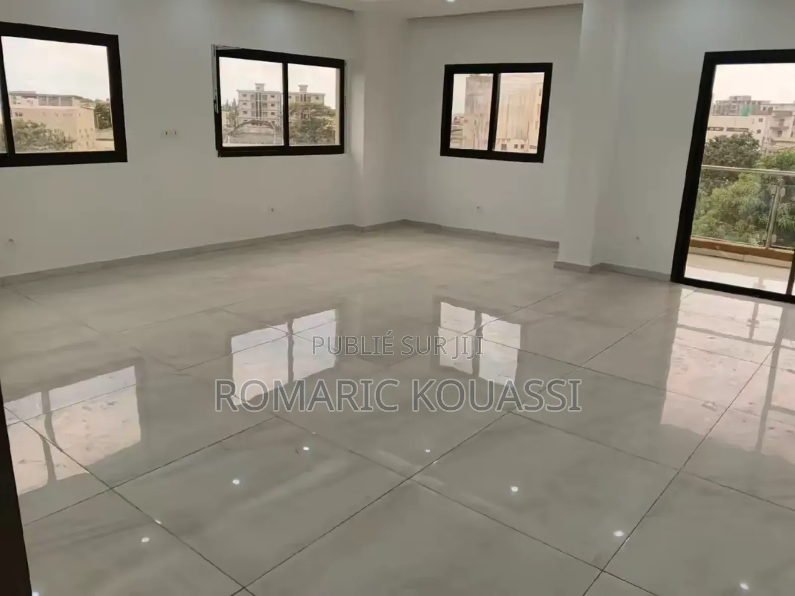 3chbre Appartement dans Cocody à Louer