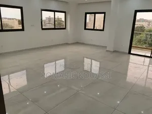 3chbre Appartement dans Cocody à Louer