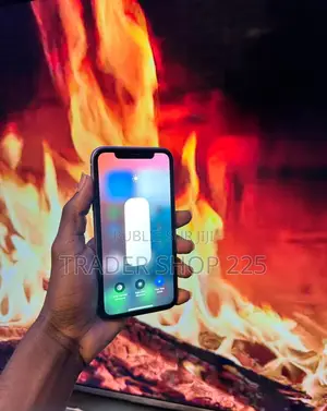 Photo - New Apple iPhone 11 64 GB Violet